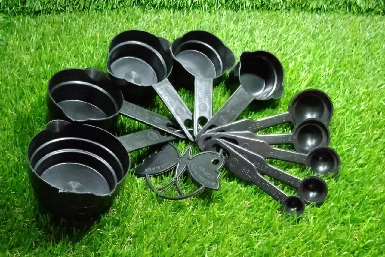 Plastic Measuring Cups and Spoons (11 Pcs, Black) With butterfly shape Holder - Springkart