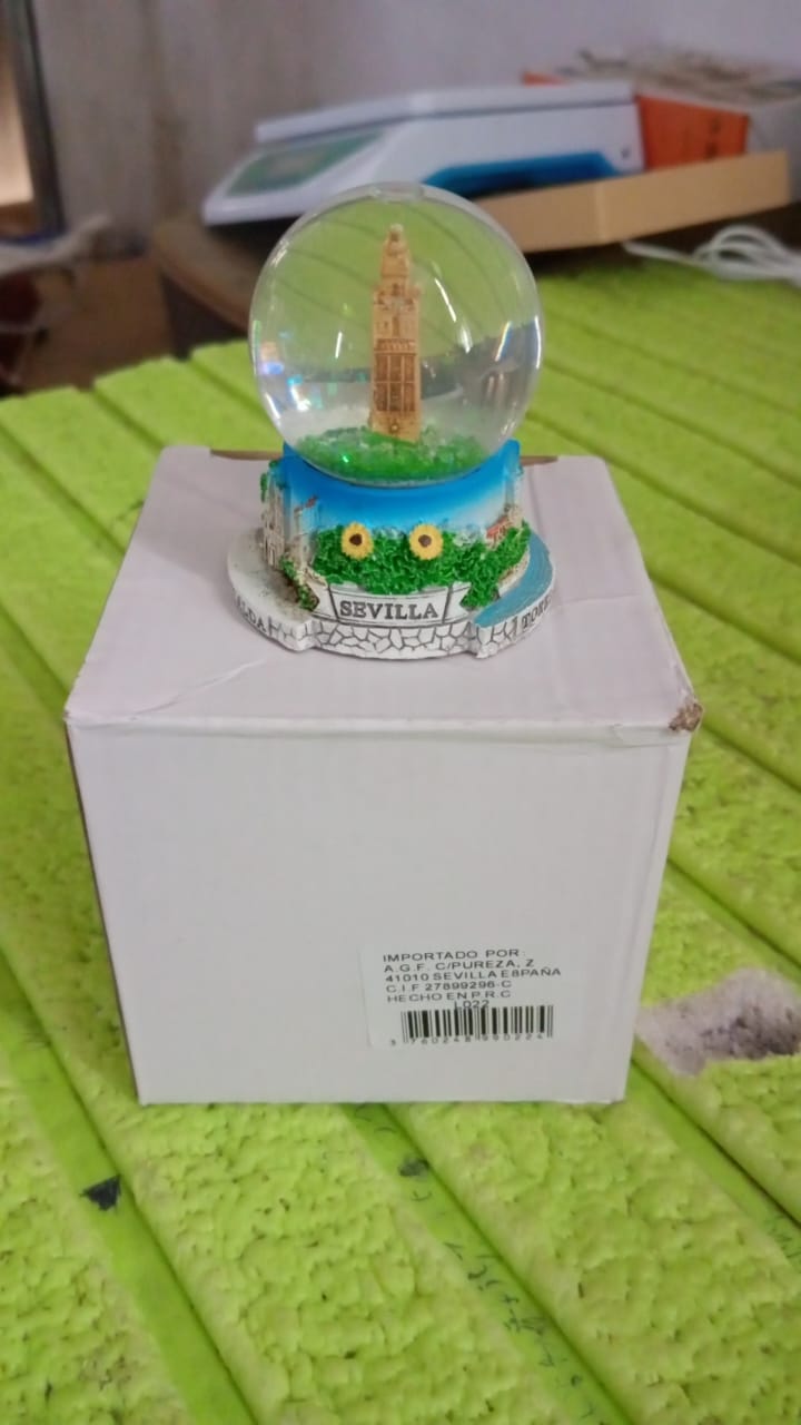 Snow globes Souvenirs Desk Table Office, Decoration (1 Pc) - Springkart