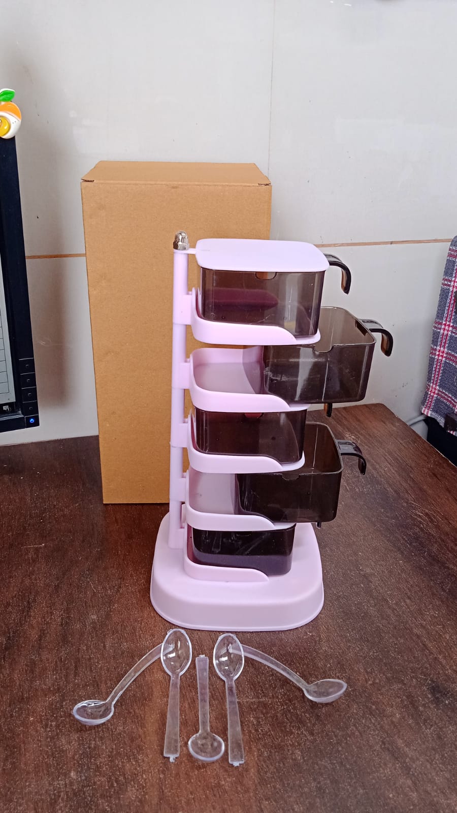 Rotating Spice Jars Vertical Rotatable Seasoning Box 5 Section / Tier With 5 Spoon (1 Set) - Springkart
