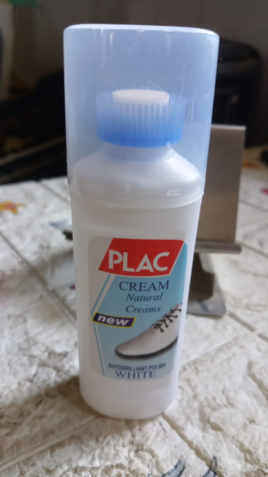 White Shoe Brightener with Removal of Dirt and Whitening Function White Shoes Cleaner with Brush Head for Dirty Shoe Polish Natural Waxes (75 ML) - Springkart