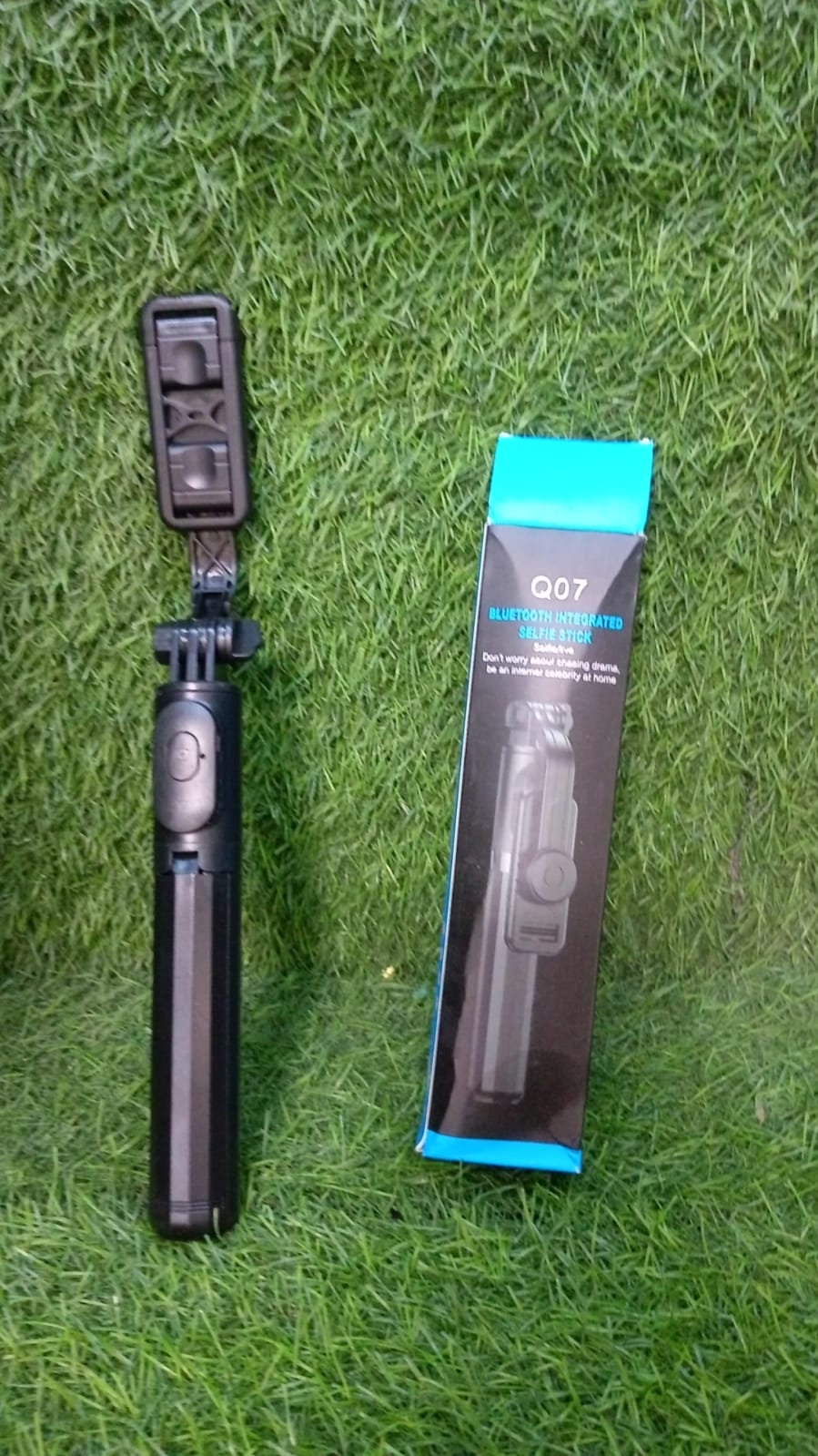 Bluetooth Selfie Stick, Portable Phone Tripod Stand for Mobile - Springkart