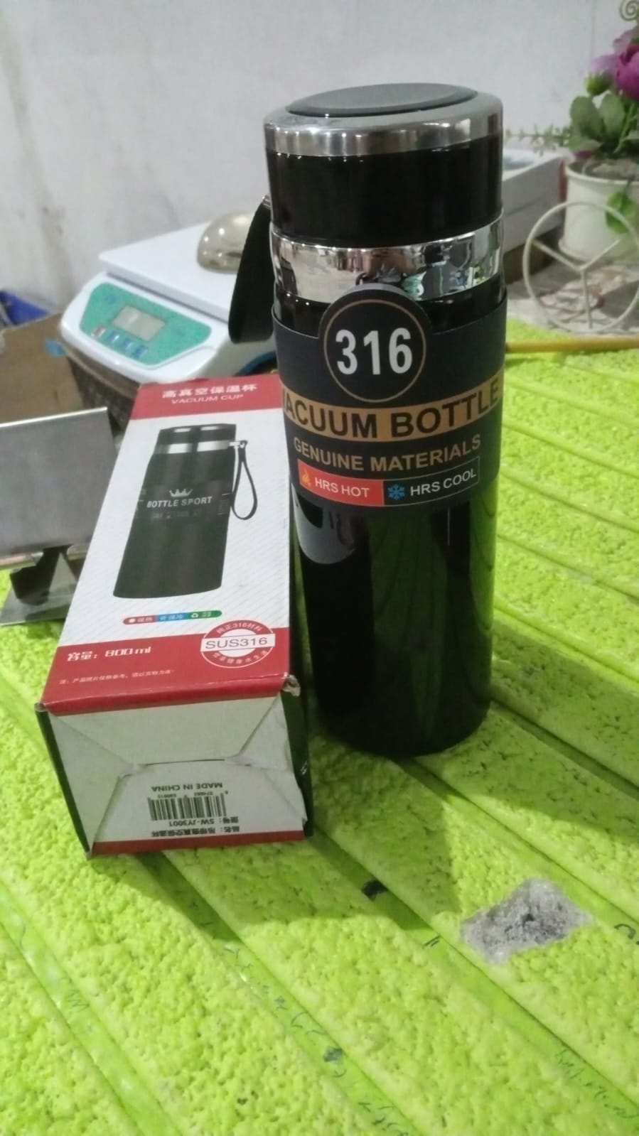 Double Stainless Steel Wall Flask Vacuum Insulated Water Bottle (800 ML) - Springkart