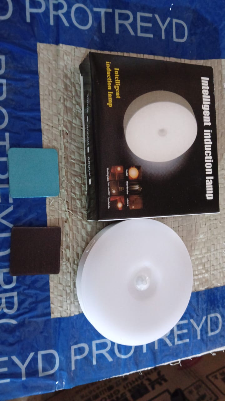 8 LED Night Lights With USB Charging & Double-Sided Adhesive Pads (1 Pc) - Springkart