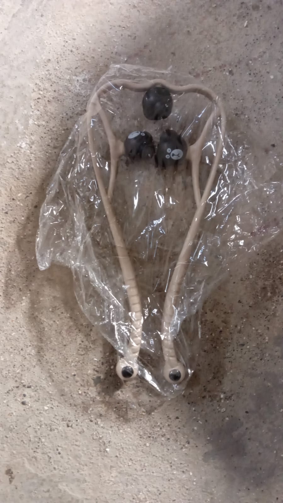 NECK SHOULDER MASSAGER, PORTABLE RELIEVING THE BACK FOR MEN RELIEVING THE WAIST WOMEN & MEN USE - Springkart