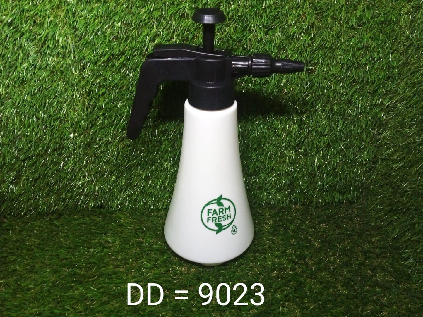1 litre Garden Sprayer used in all kinds of garden and park for sprinkling and showering purposes. - Springkart