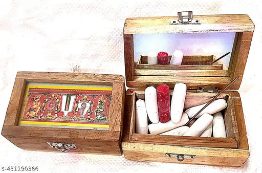 Thiruman Box Thenkalai Square Box with Thiruman, Srichurnam and Stick ( pack of 1 ) - Springkart