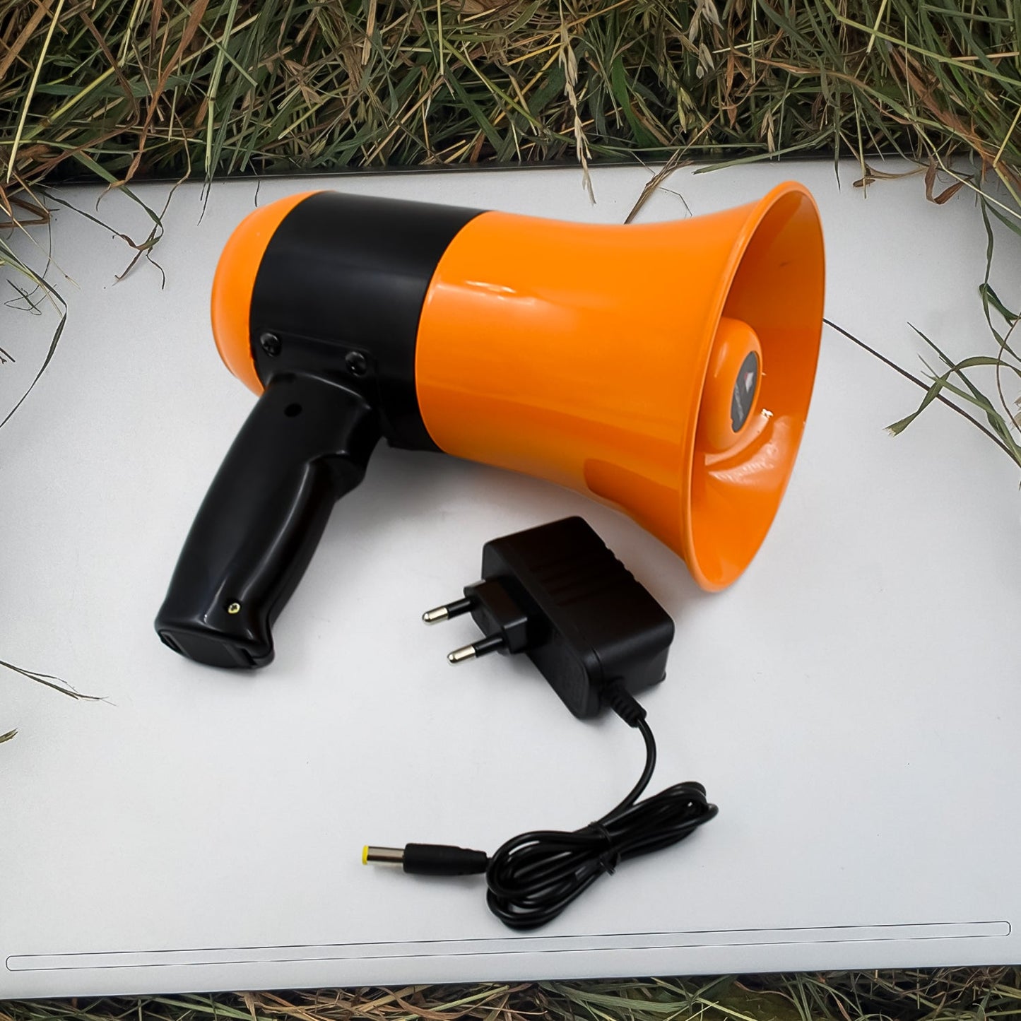 Megaphone Bluetooth 150 Watts Handheld Dynamic Megaphone Outdoor, Indoor PA System Talk / Record / Play / Music / Siren - Springkart 