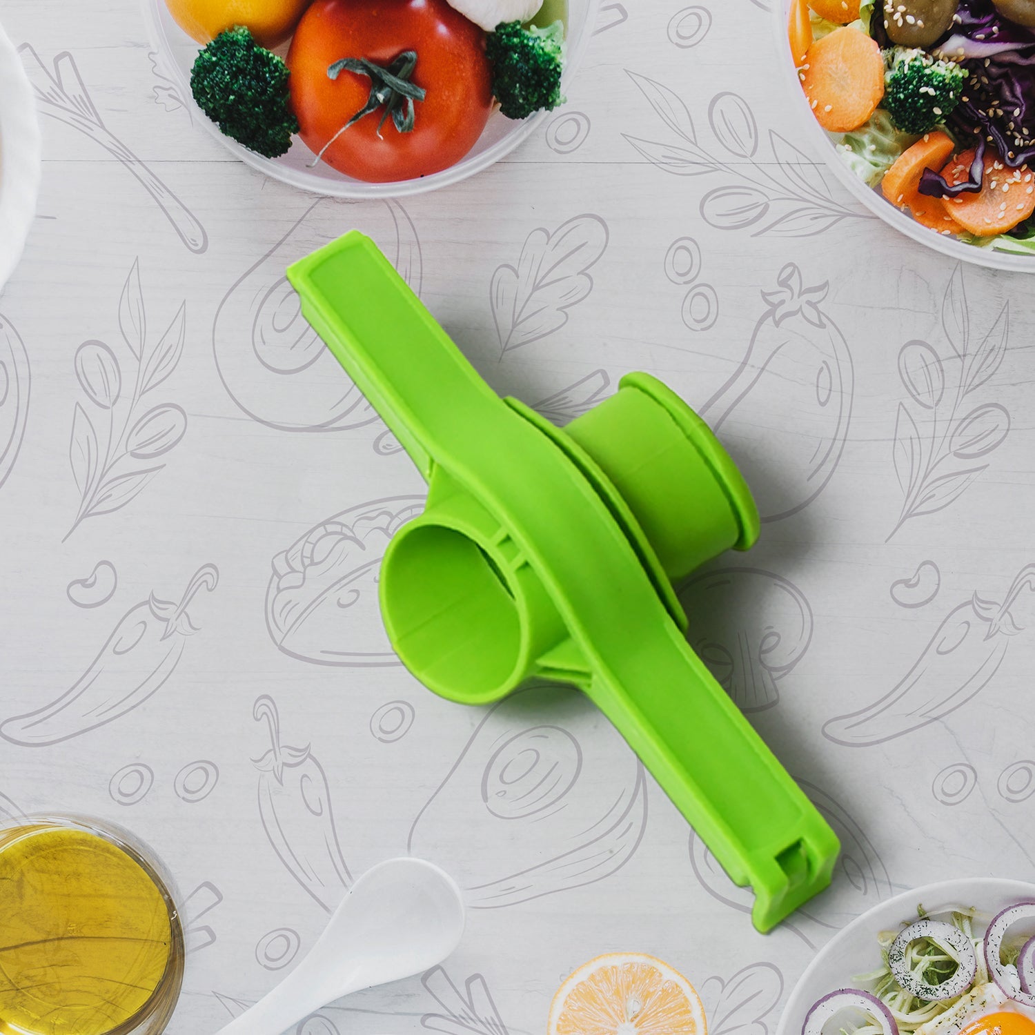 Food Storage Sealing Clip Solid Color Seal Pour Bag Clip Snack Bag Clip Food Bag Sealing Clip Sealing Clamp with Cap Kitchen Chip Bag Clips (1 Pc) - Springkart 