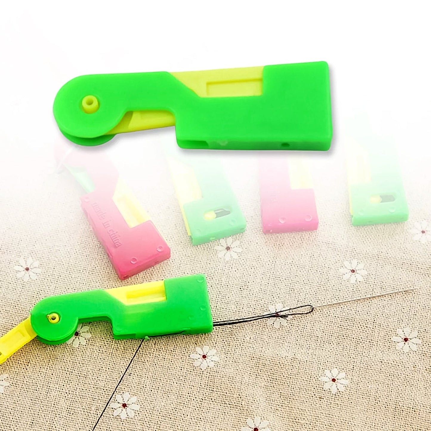 Automatic Needle Threading Device (Multicolour) - Springkart 