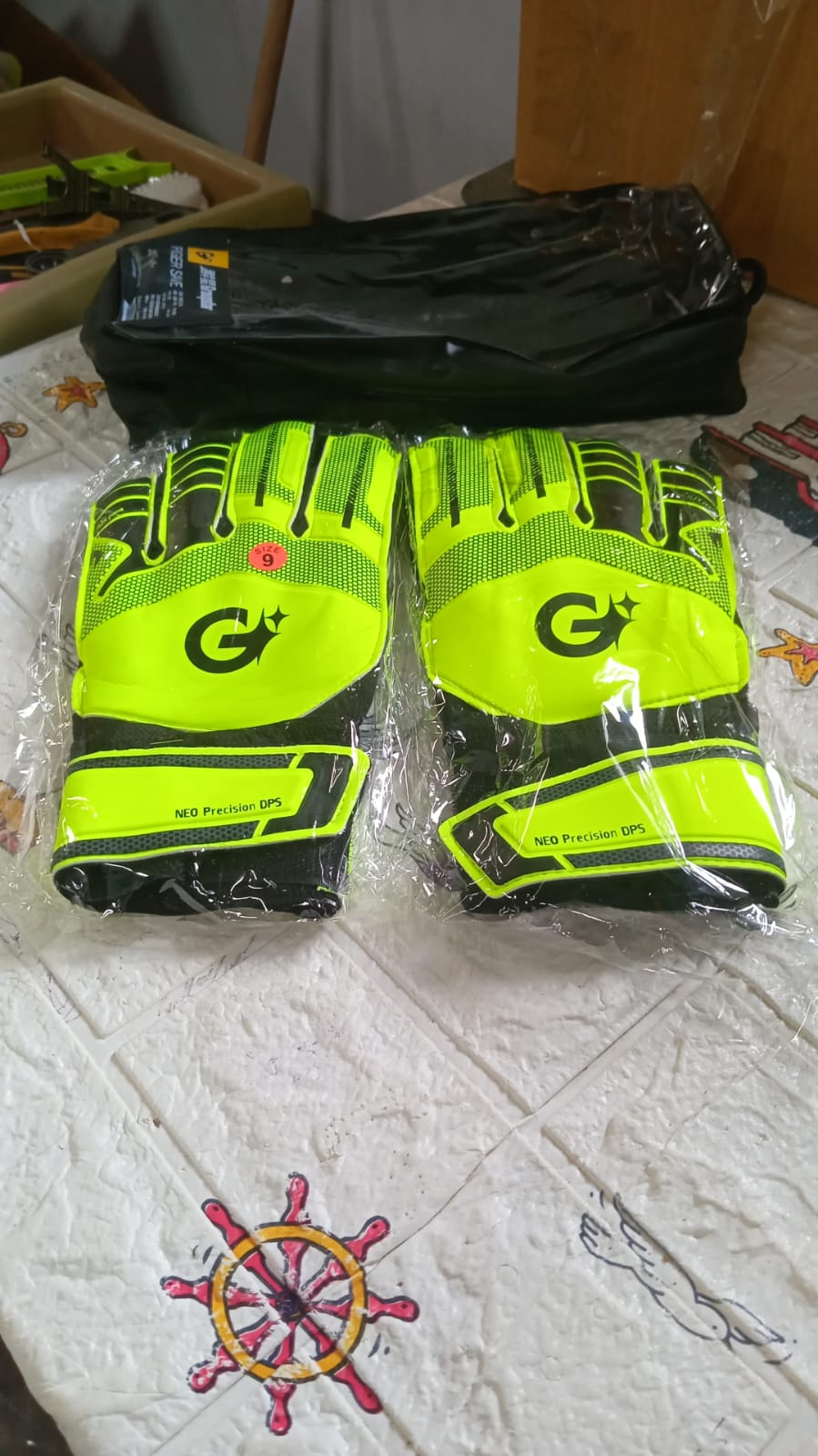 Multi Function Finger Protection Sports kids goalkeeper gloves, football gloves for boys, kids, adults, football training gloves, super grip palm protection gloves (1 Pair) - Springkart 
