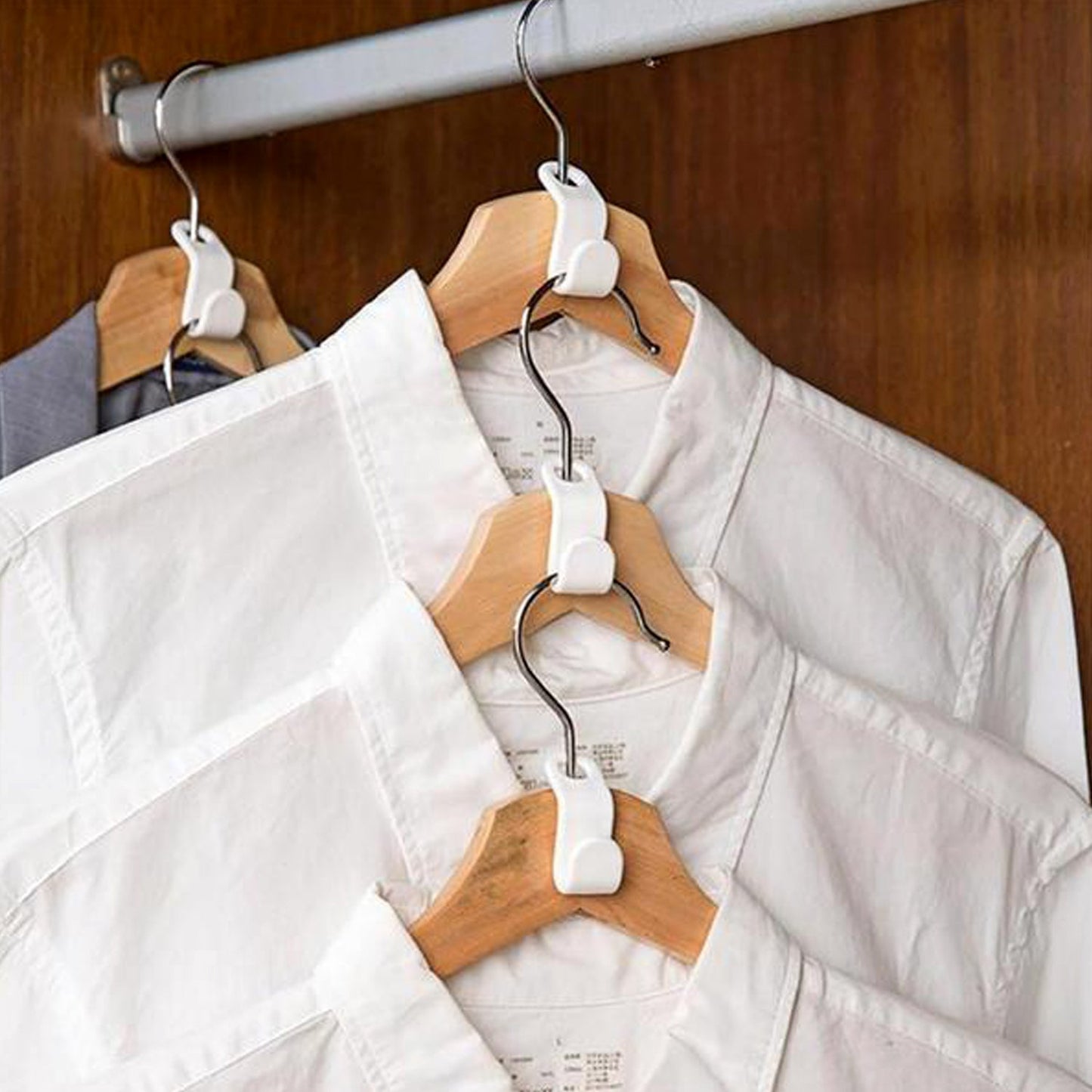 Plastic Clothes Hanger with Non-Slip Pad - Springkart 