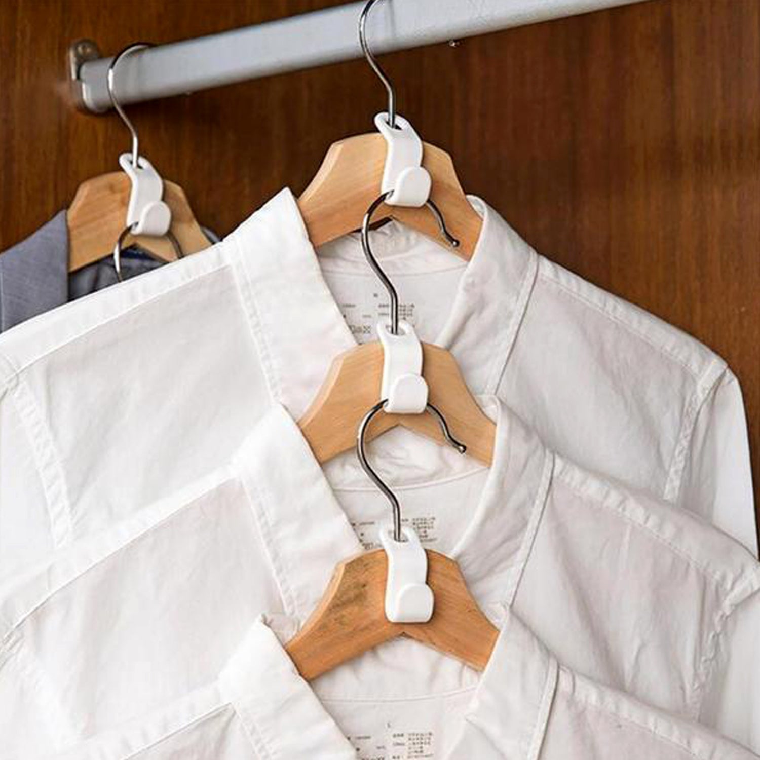 Plastic Clothes Hanger with Non-Slip Pad - Springkart 