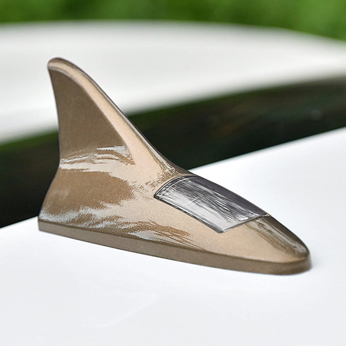 Shark Fin Light With Remote, LED Signal Antenna Solar Shark Fin Car Roof Light Sensor Decoration Flashing Lamps, Solar Powered Radio Signal for Car Lamp Accessories (1 Pc)  - Springkart 