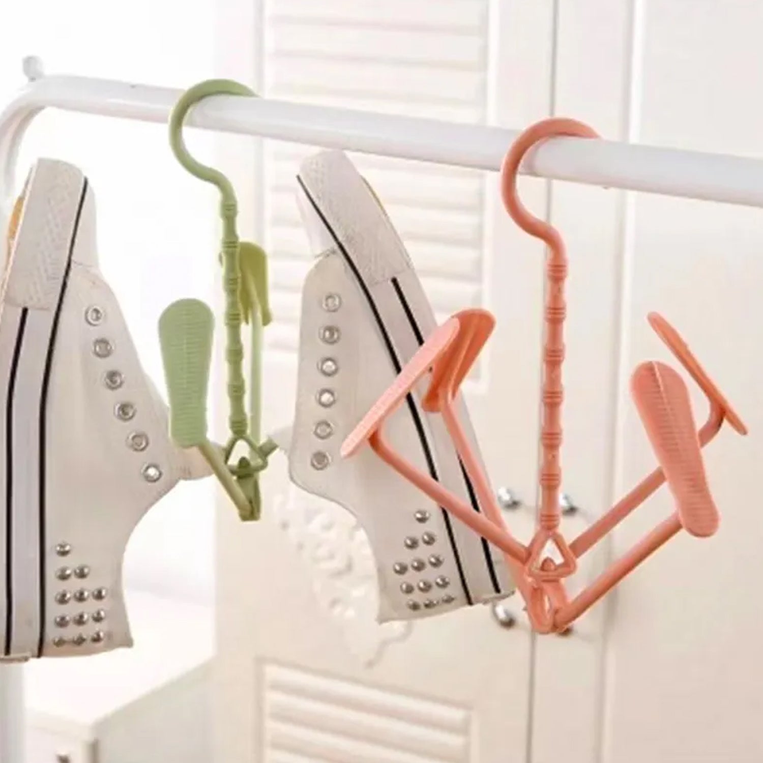 Hanging Shoe Rack Rotating Four Hooks Portable Drying Shoe Rack Wet and Dry Dual-use Drying Shoes Hanger Windproof - Springkart 
