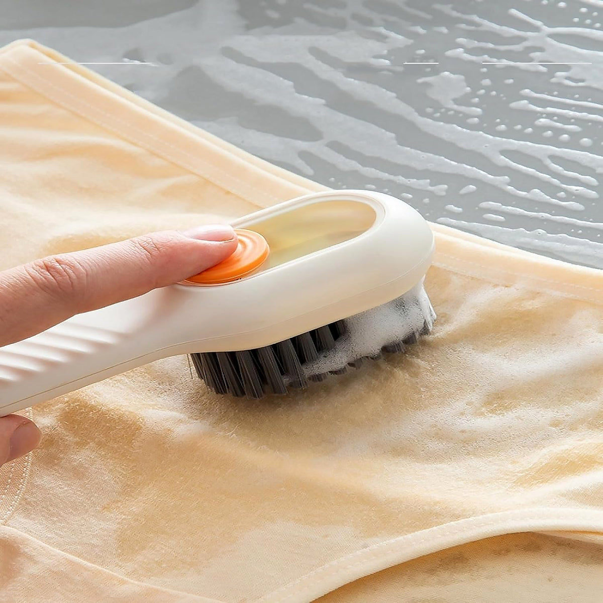 Multifunctional Scrubbing Brush with Liquid / Soap Dispenser, Cleaning Brush with Liquid / Soap Dispenser, Shoe Brush for Cleaning, Cloth Cleaning Brush with Handle Liquid Shoe Brush For Shoe Clothes (1 Pc) - Springkart 