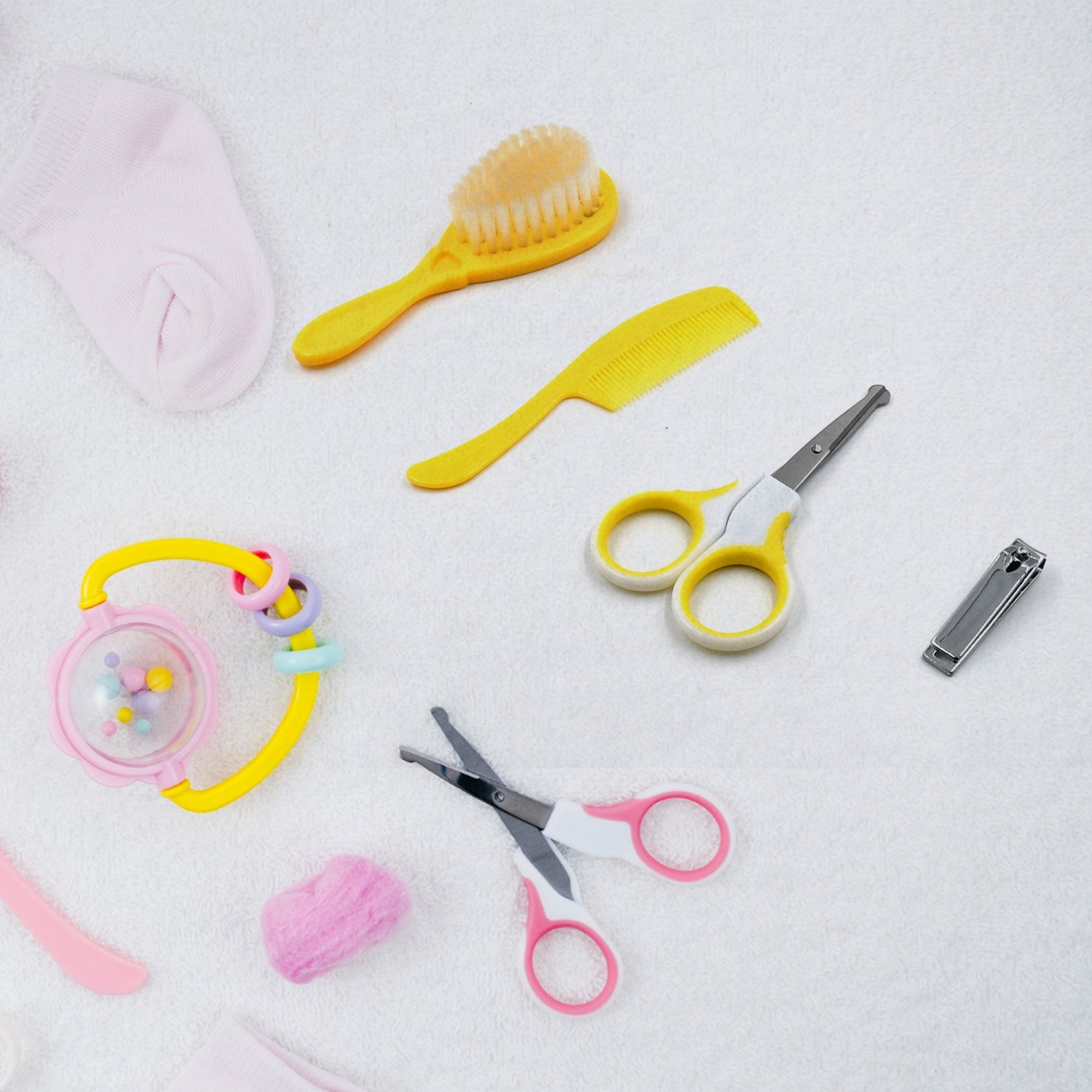 Born Baby Health Care Kit Baby Health Care And Grooming Kit 4 in 1 Nail Clipper Brush Comb Scissors Baby Safety Care Kit (4 Pcs Set) - Springkart 