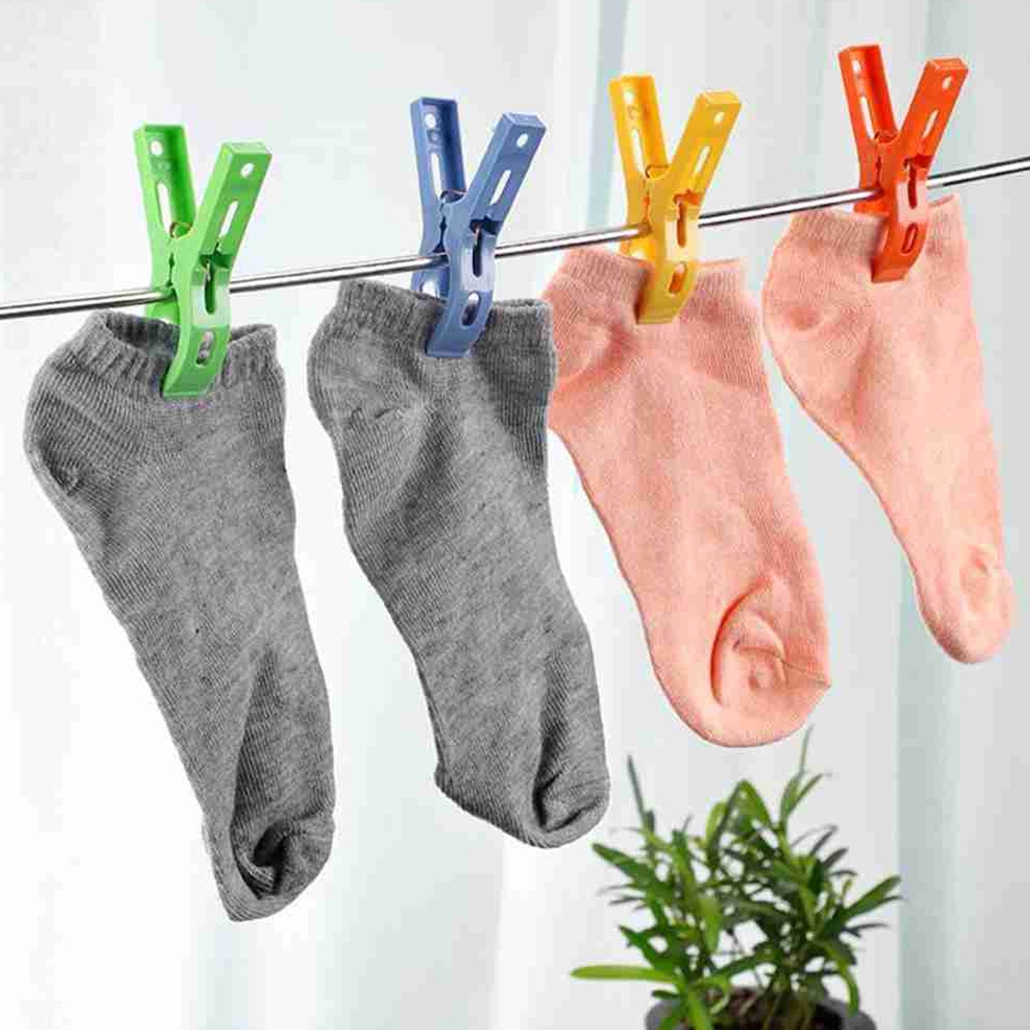 MULTIFUNCTION PLASTIC HEAVY QUALITY CLOTH HANGING CLIPS, PLASTIC LAUNDRY CLOTHES PINS SET OF 16PC - Springkart 