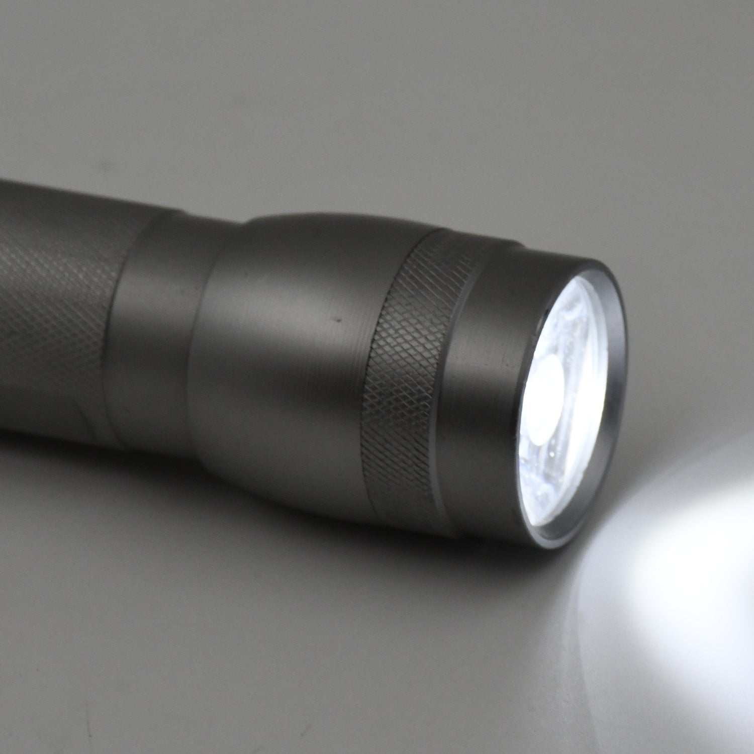 Portable Mini Torch / Flashlight LED Powerful High Lumens Pen Light Easy To Carry, Portable Pocket Compact Torch for Emergency 3 Battery operated (Battery not included / 1 pc) - Springkart 