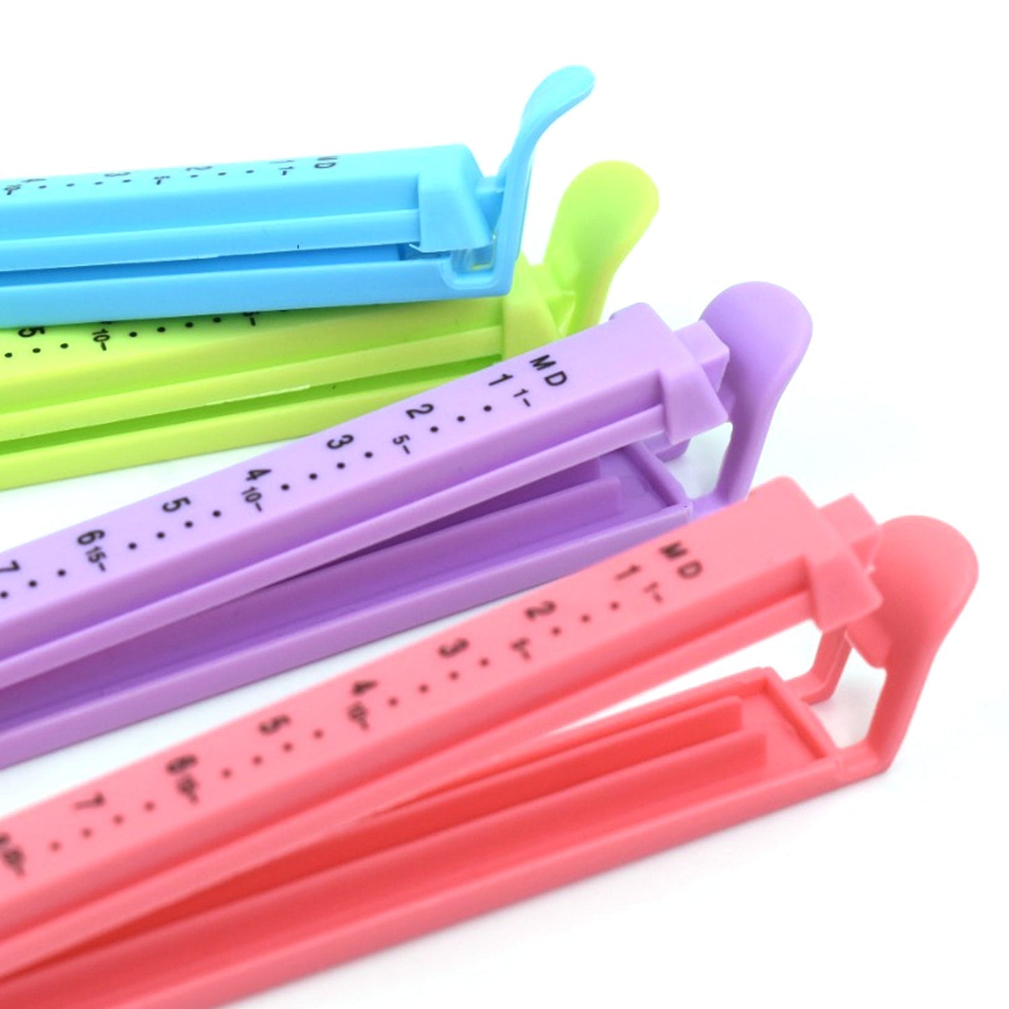 large Plastic Food Pouch Clip Sealer for Keeping Food Fresh for Home Kitchen Camping, Set of 4 (Multicolor) - Springkart 