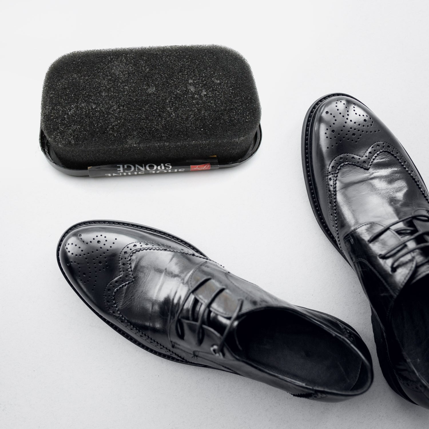 Shoe Shiner and Shoe Polish For All Colours Leather Shoes, Formal Shoes, Oxford Shoes & Dress Shoes (1 Pc) - Springkart 