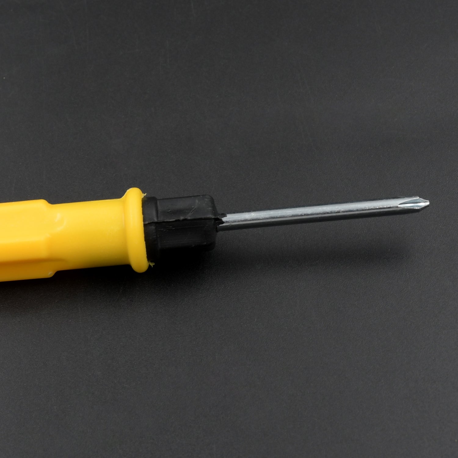 Small Pocket Size 2 in 1 Slotted Cross Head Double Sided Flat Magnetic Screwdriver with PVC Plastic Coated Handle (1 Pc) - Springkart 
