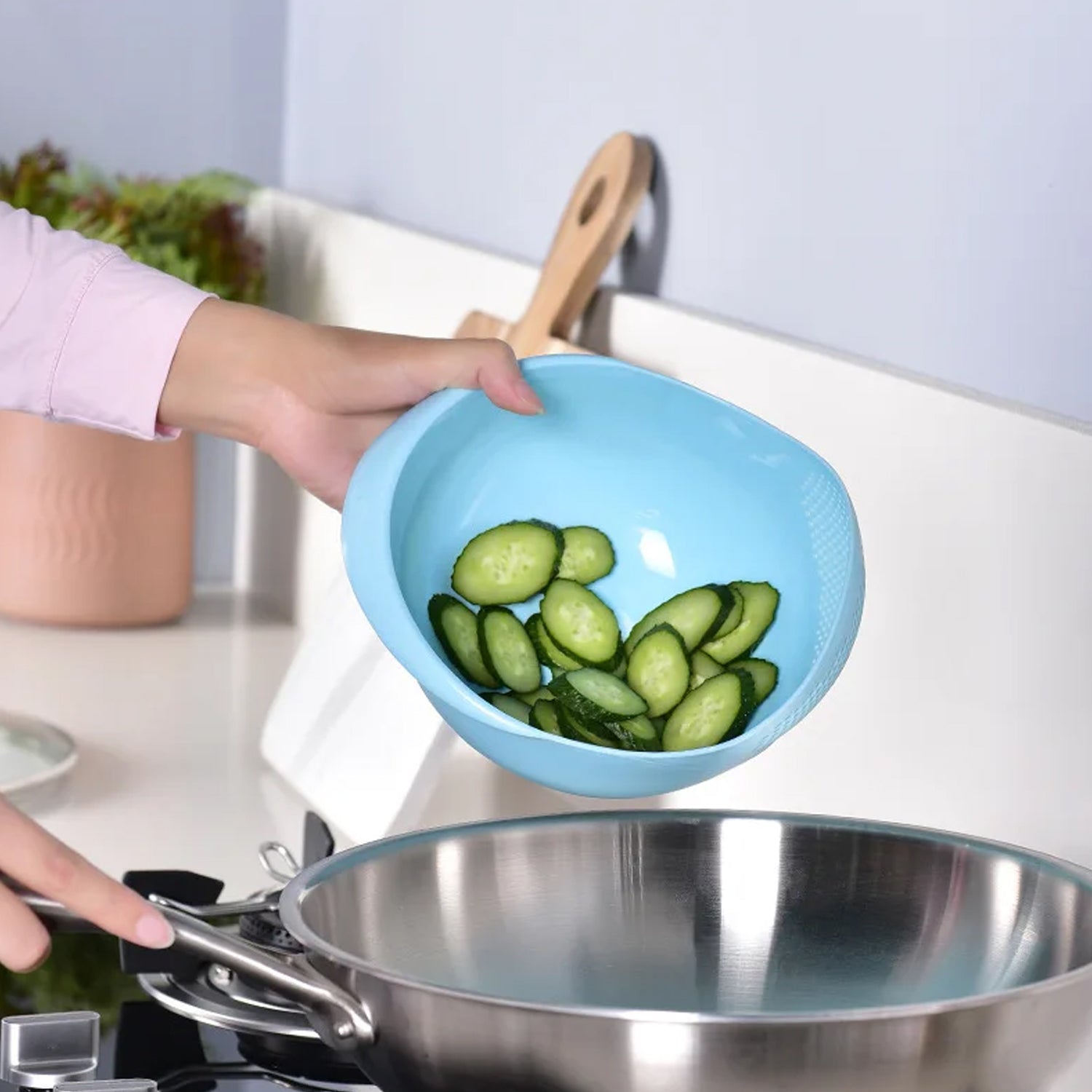Plastic Rice Bowl / Food Strainer Thick Drain Basket for Rice, Vegetable & Fruit, Strainer Colander, Fruit Basket, Pasta Strainer, Washing Bowl (1 pc ) - Springkart 
