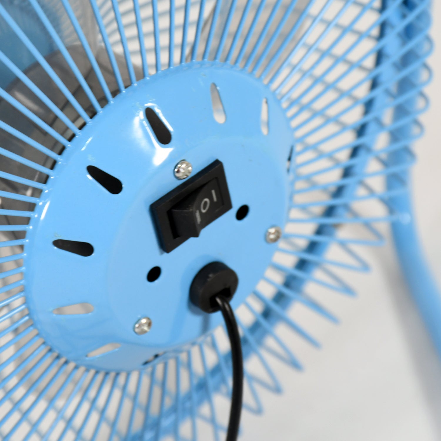 Big USB Table Desk Personal Metal Electronic Fan, Compatible with Computers, Laptops, Student Dormitory, Suitable For Office, School Use (1 Pc) - Springkart 