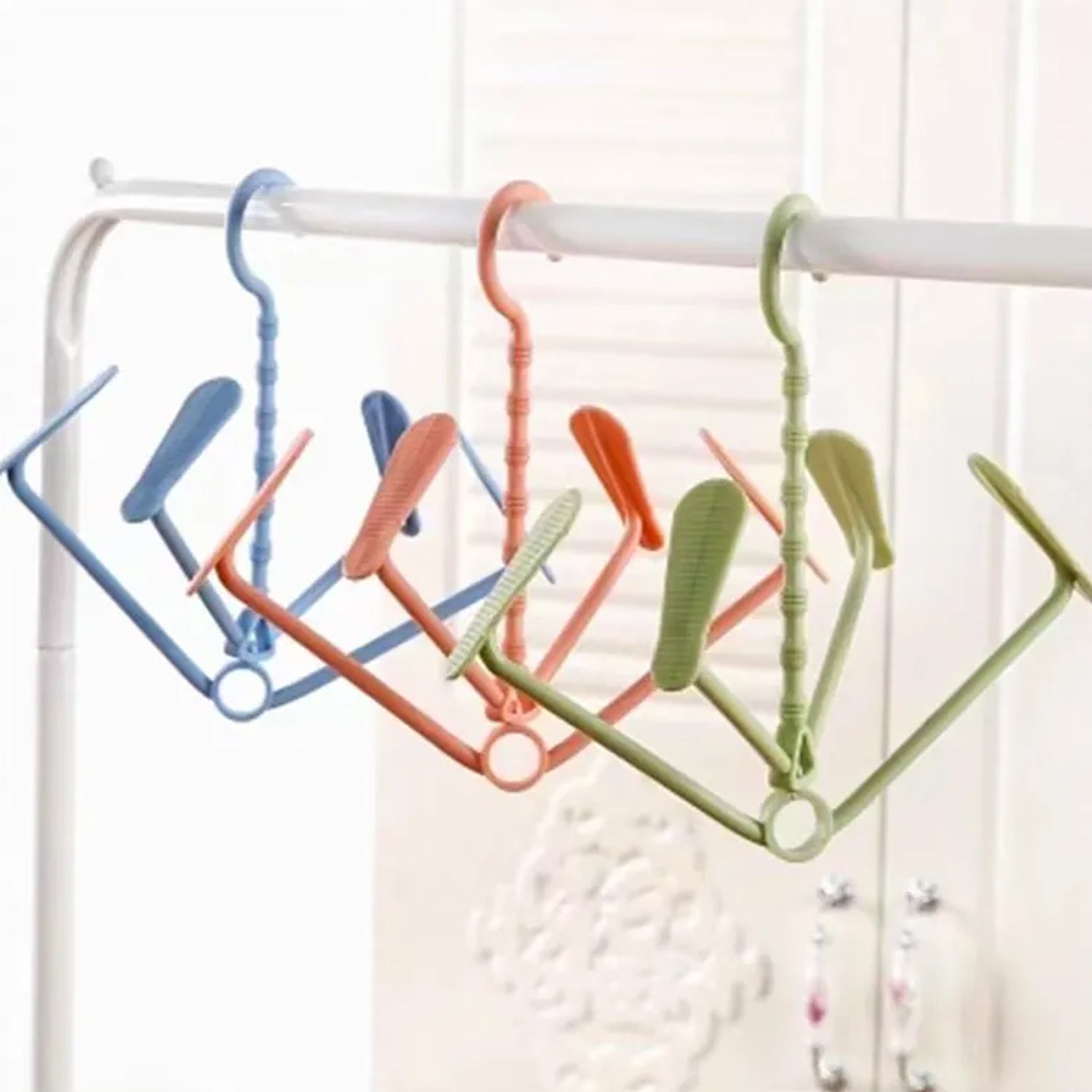Hanging Shoe Rack Rotating Four Hooks Portable Drying Shoe Rack Wet and Dry Dual-use Drying Shoes Hanger Windproof - Springkart 