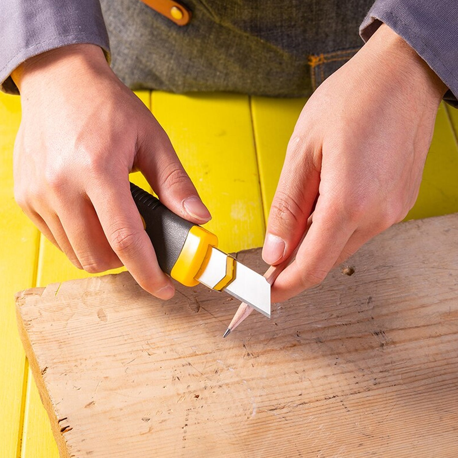 Heavy Duty Stainless Steel Blade Cutter Knife for Cutting Papers, Wallpapers, Cardboard, Vinyl, Tapes etc - Springkart 