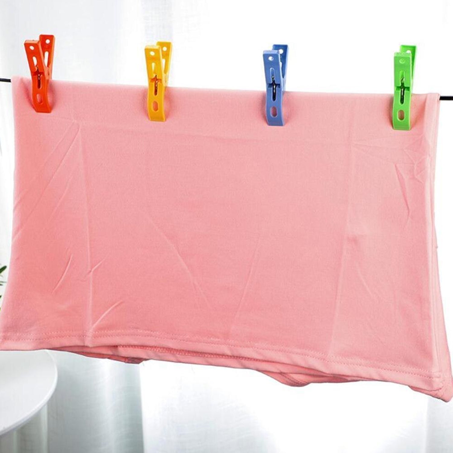 MULTIFUNCTION PLASTIC HEAVY QUALITY CLOTH HANGING CLIPS, PLASTIC LAUNDRY CLOTHES PINS SET OF 16PC - Springkart 