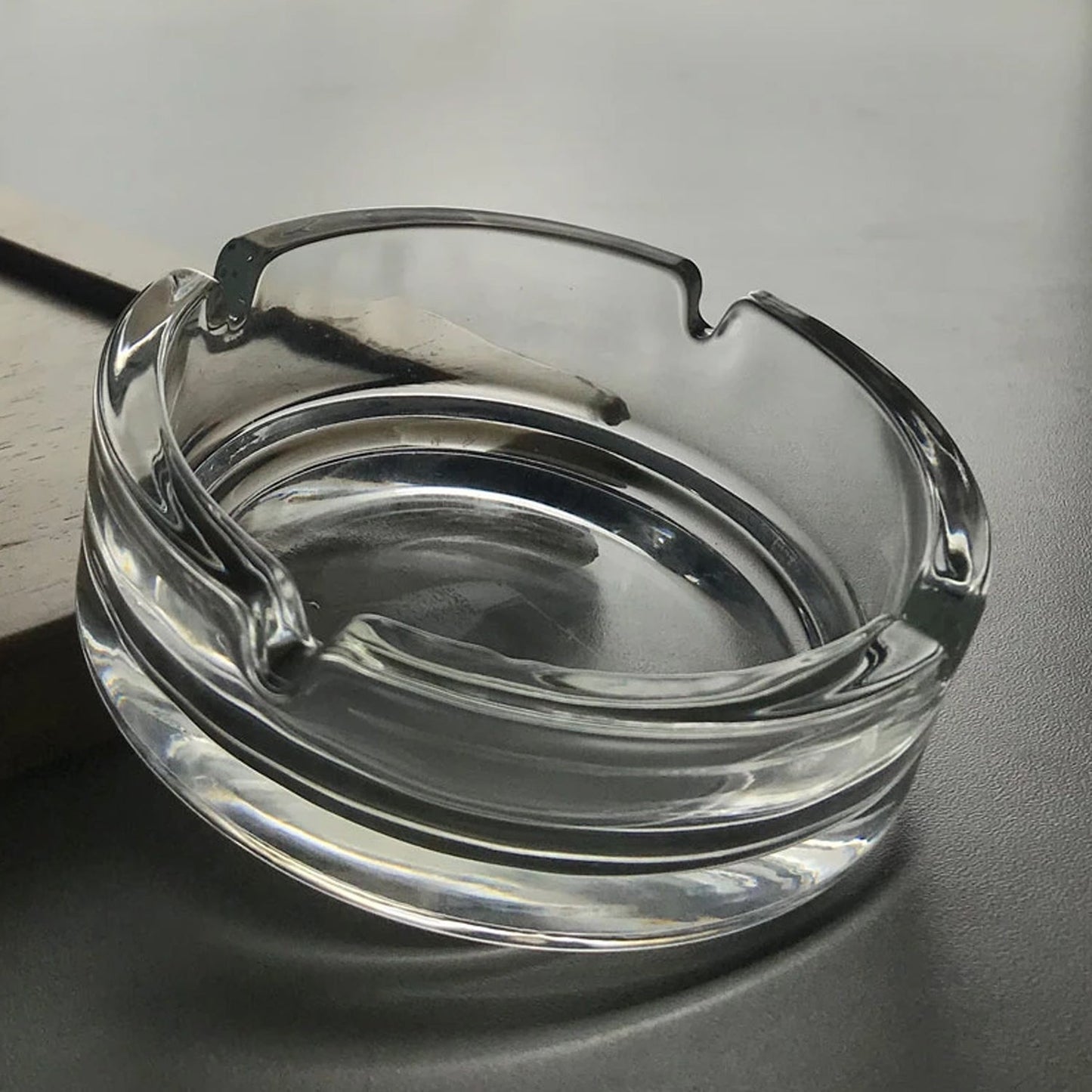 Glass Classic Crystal Quality Cigar Cigarette Ashtray Round Tabletop for Home Office Indoor Outdoor Home Decor - Springkart 