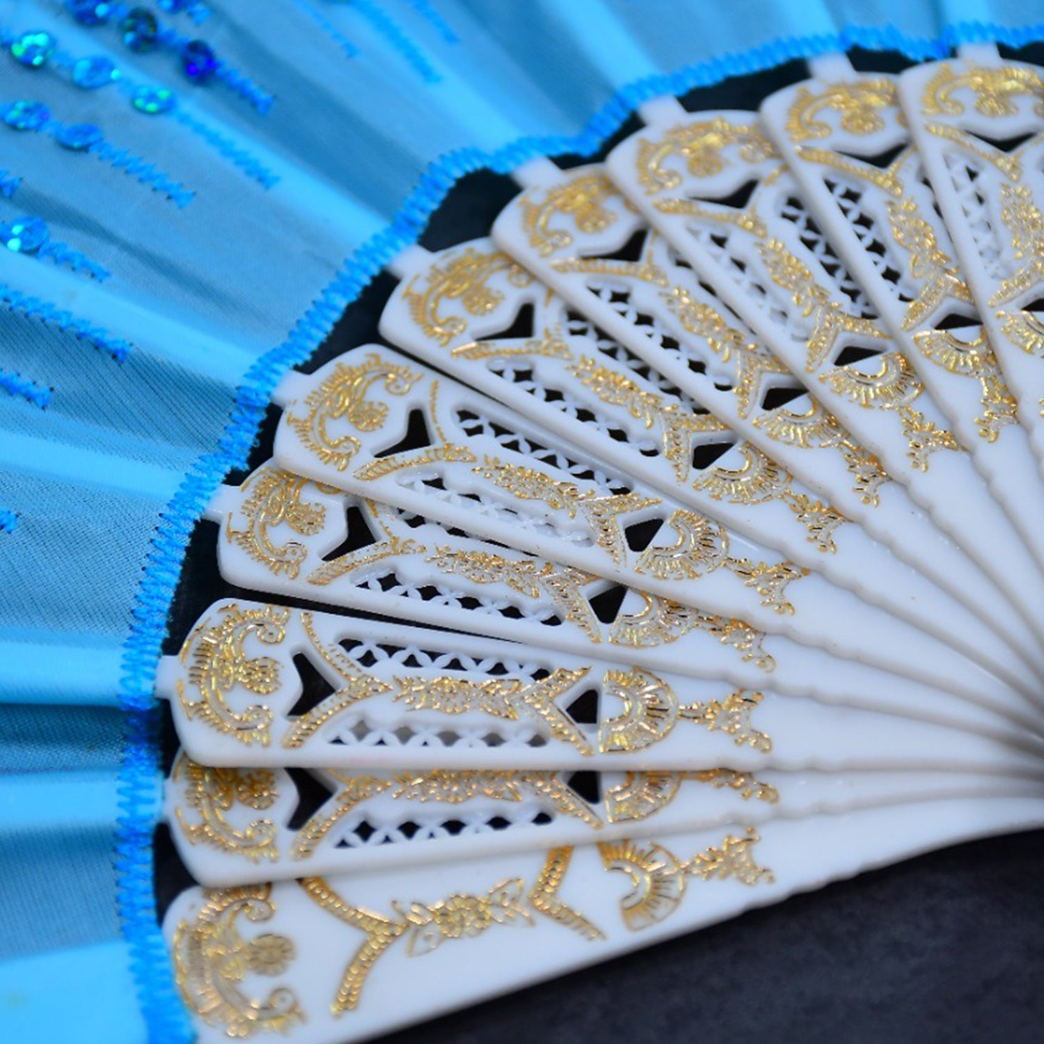 Hand Folding Fan, Chinese Vintage Style Handheld Fan with Fabric Sleeve - Springkart 