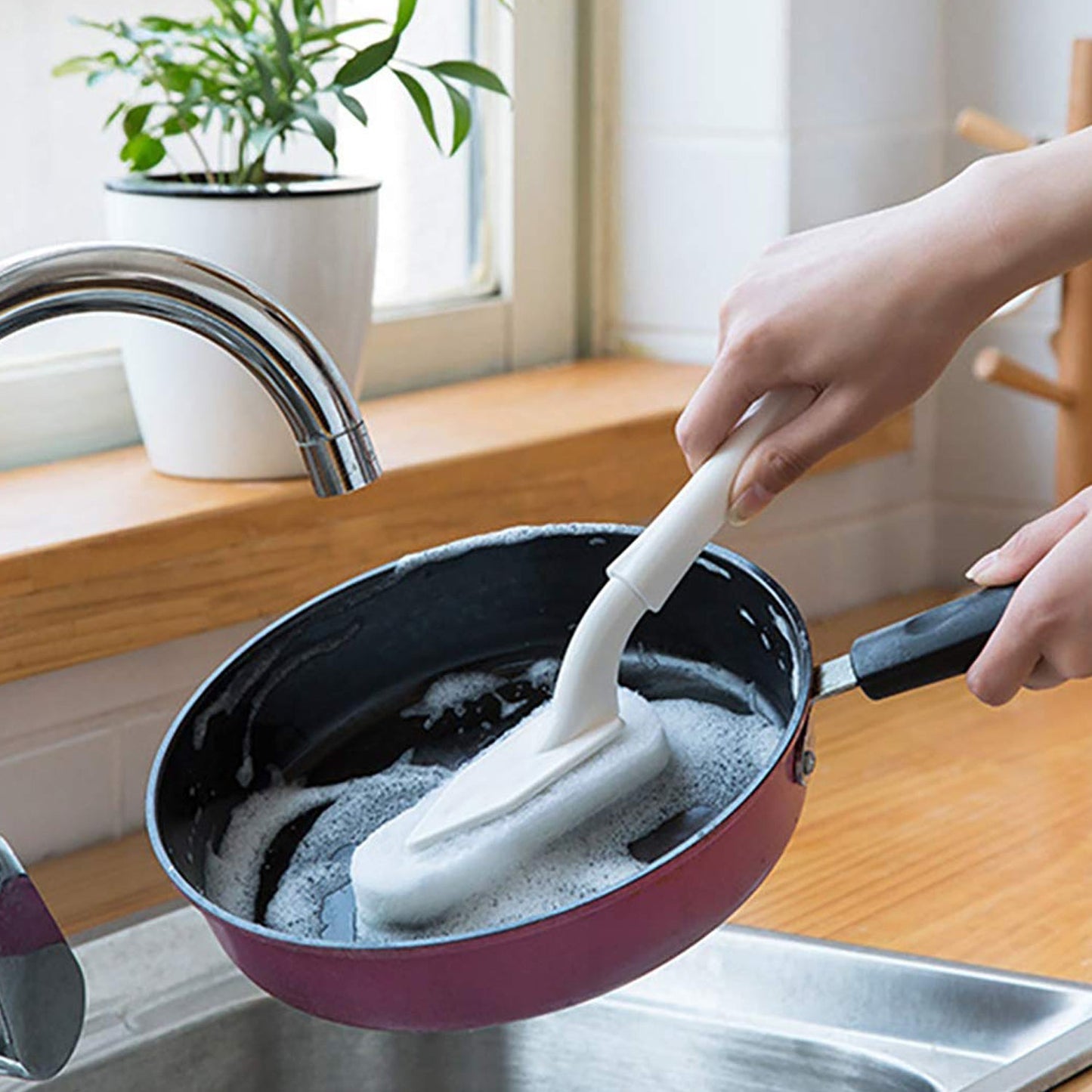 Cleaning Brush Creative Triangle Kitchen Brush Bathroom Cleaning Tool Cleaning Brush - Springkart 