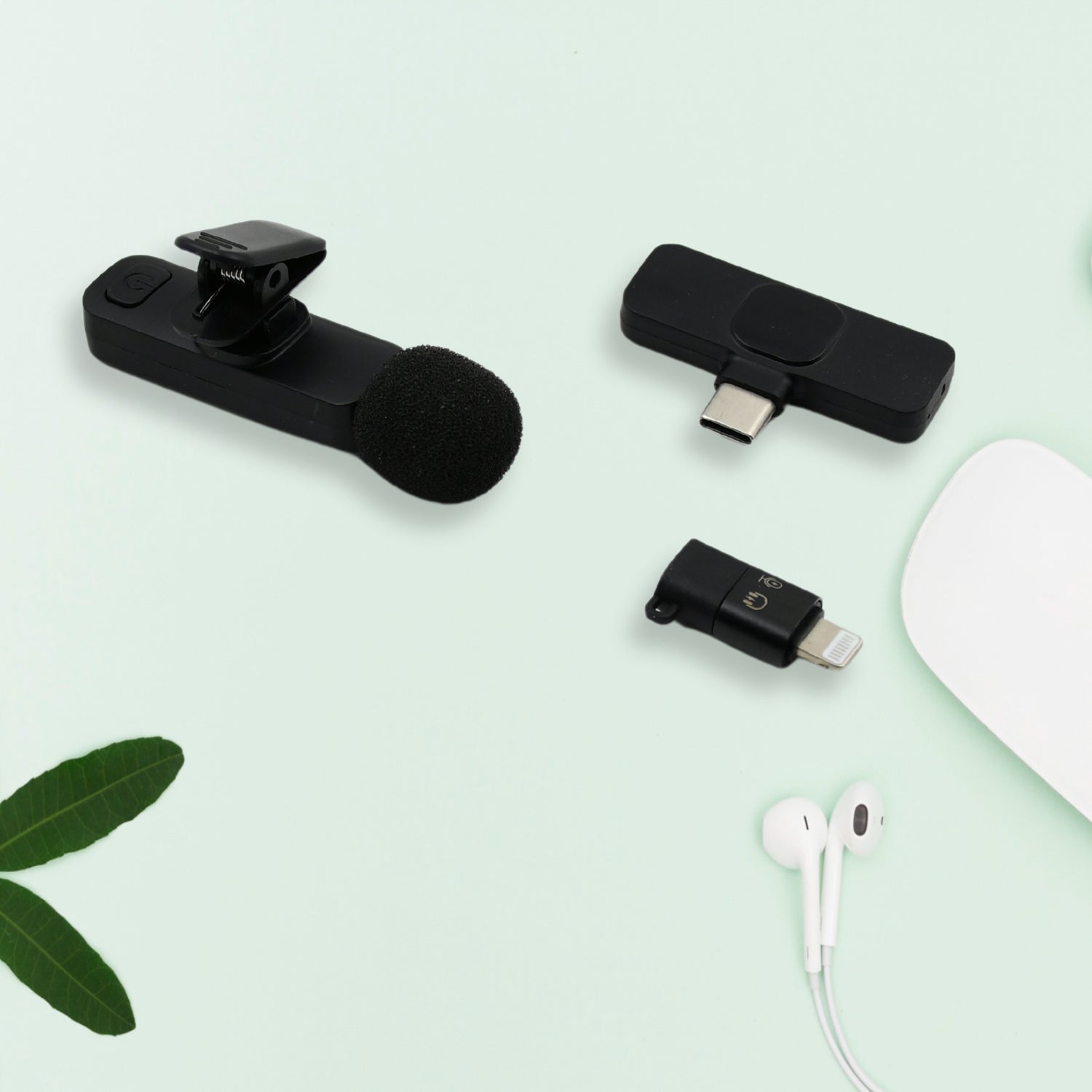 Intelligent Noise Cancelling Live Streaming Clip on Microphone for Type-C & for iPhone with Charging Mini Wireless Lapel Collar Microphone - Springkart 