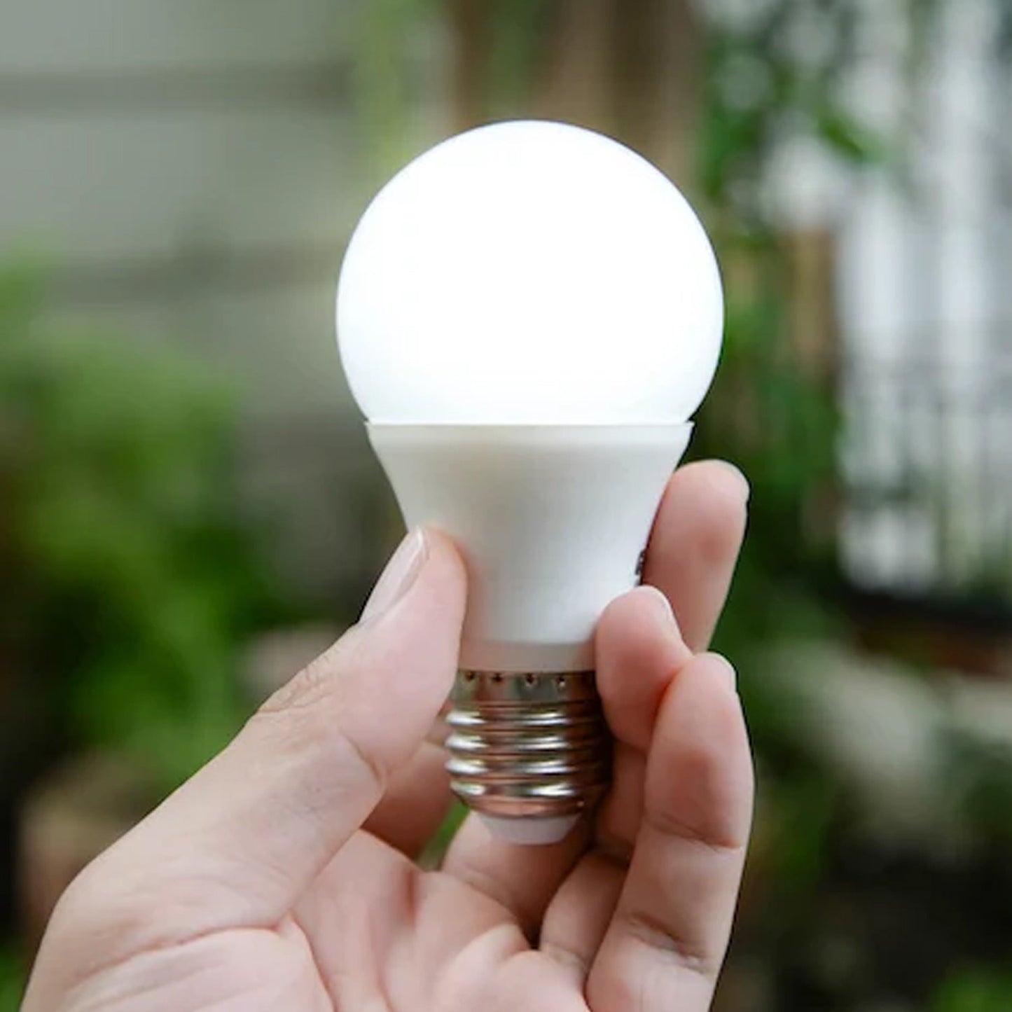 High power LED bulb for versatile lighting