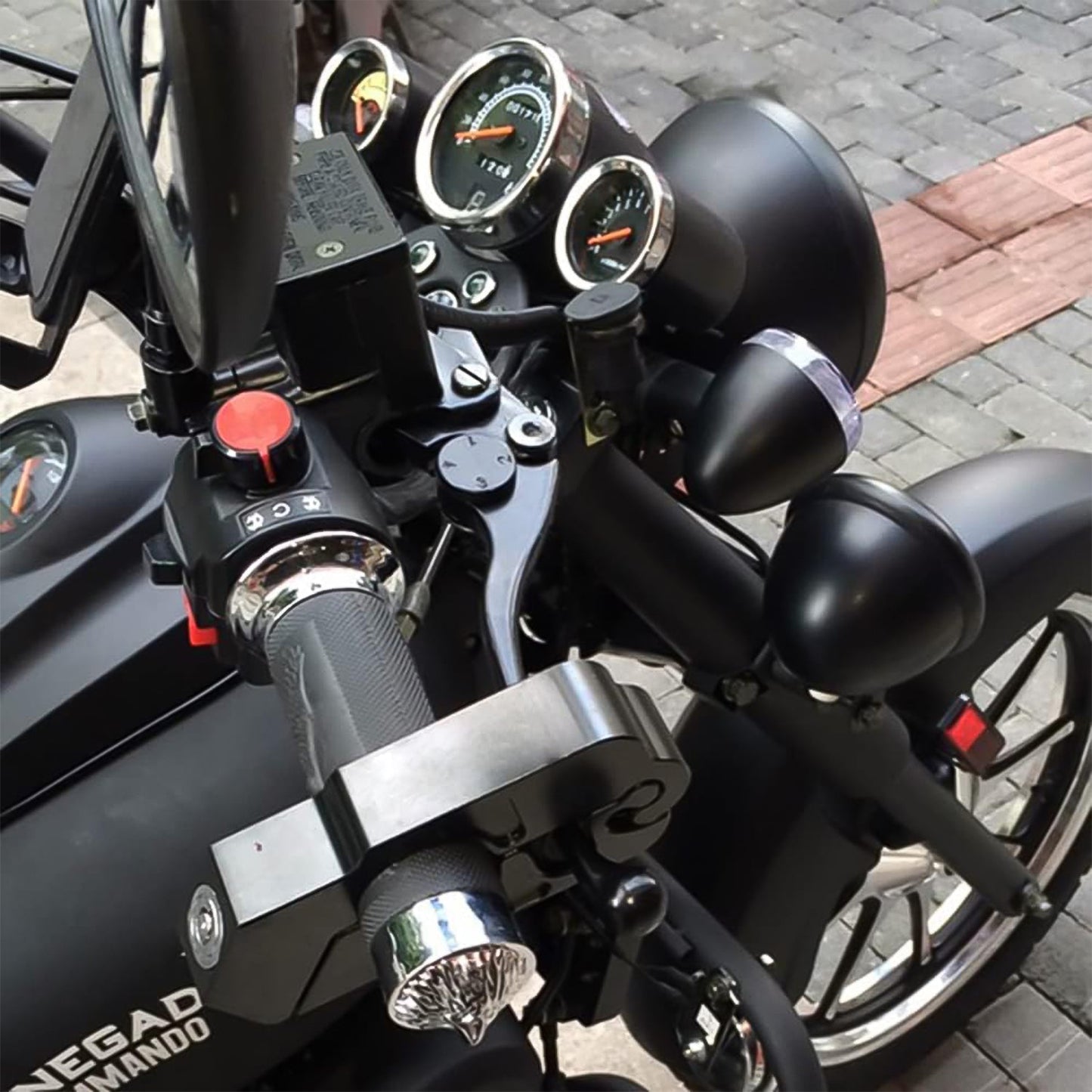 Motorcycle Grip Lock Universal Motorcycle Handlebar Throttle Grip Security Lock - Springkart 