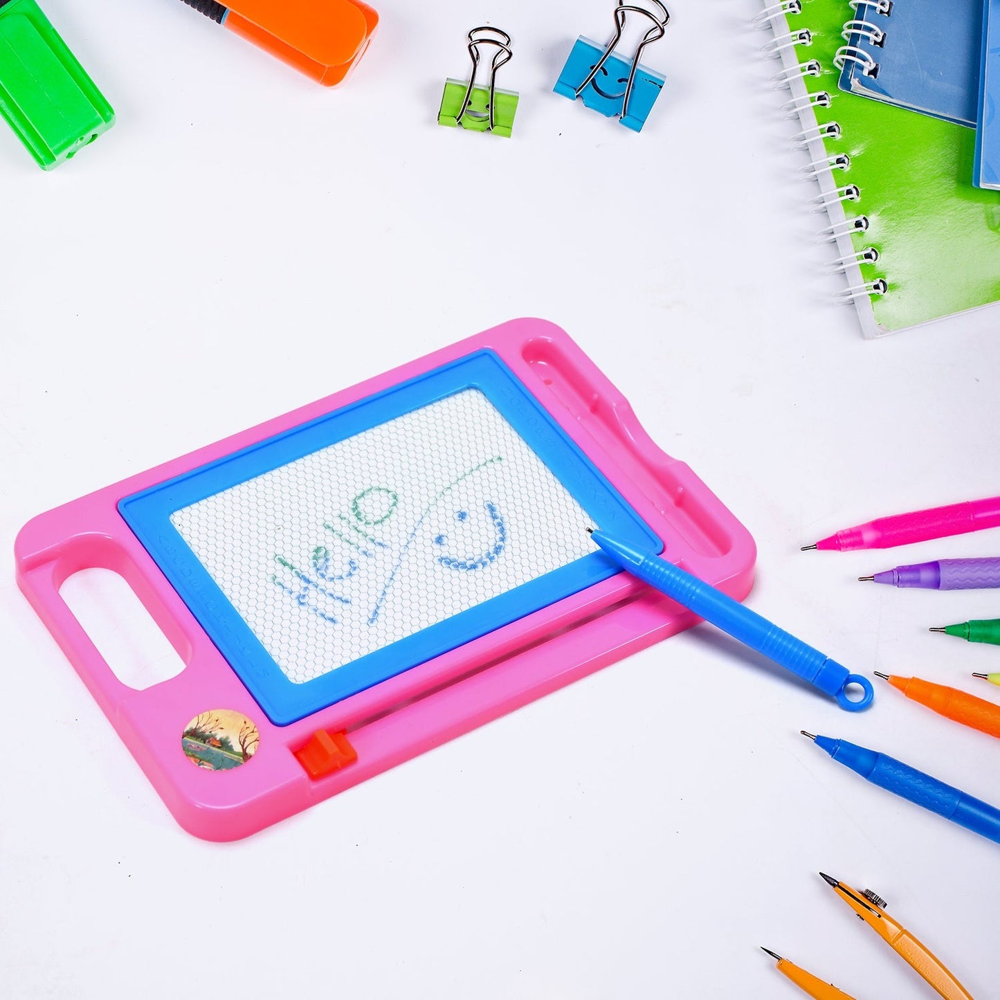 Magnetic writing slate, toy with magnetic pen