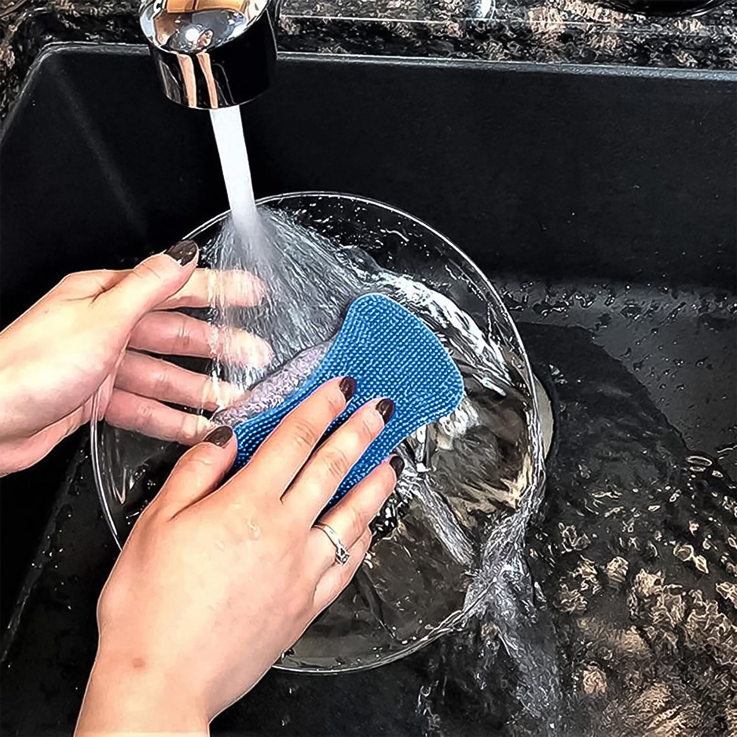 Silicone Kitchen Magic Gloves & Scrubber For Dishwashing & With Brush Cleaning Scrubber - Springkart 