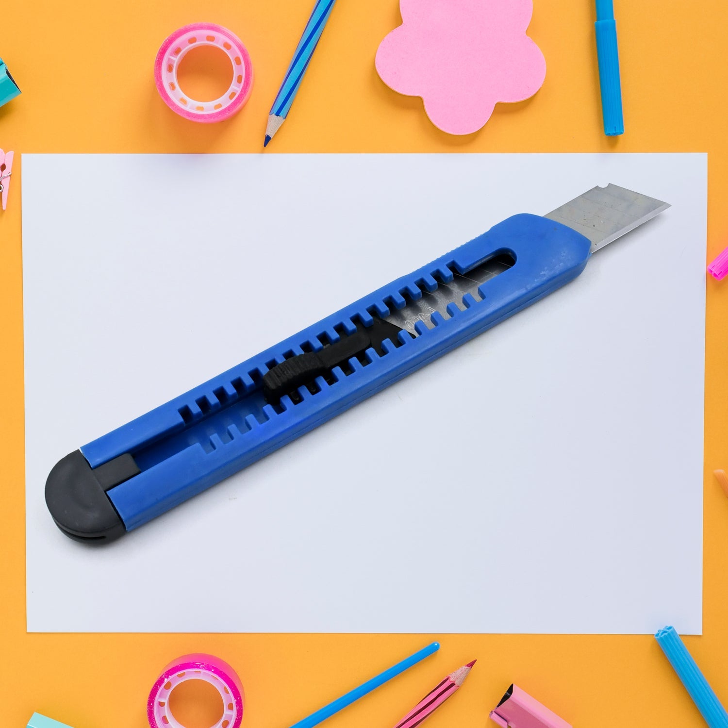 Multi-Use Iron Cutter, Cutting Blade and Precision Knife Blade, Utility Knife - Heavy Duty Industrial Cutter Knife (18mm) - Springkart 