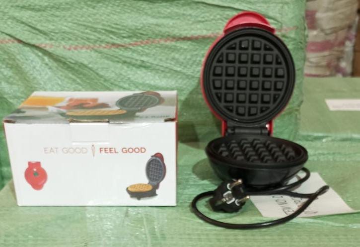 Mini Waffle Maker Machine Waffle Iron Home Appliances Kitchen Gift Easy To Clean, On-Stick Surfaces, Perfect Breakfast, Dessert, Sandwich, Cakes, Other Snacks Machine - Springkart 