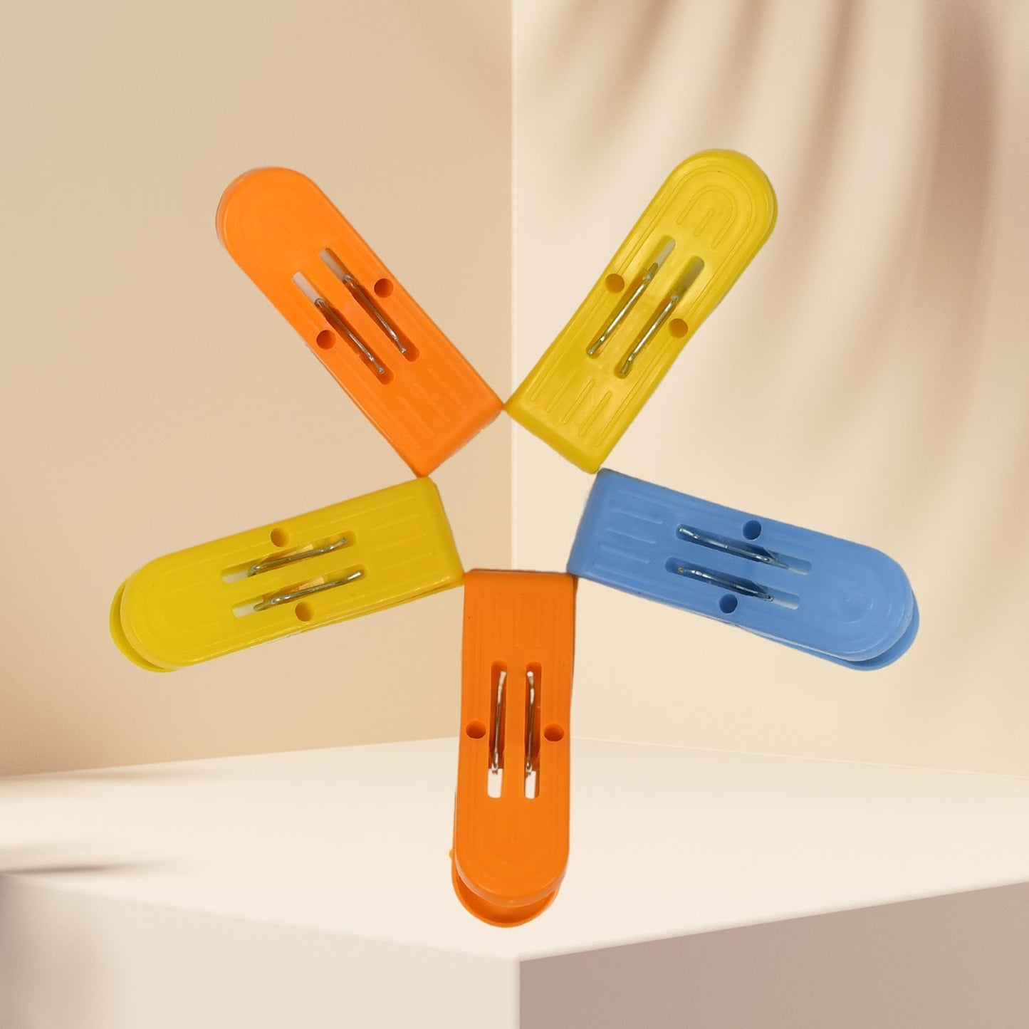 Heavy Duty Anti Rust Cloth Clip Quilt Drying Pins Multipurpose Clothes Pins For Indoor and Outdoor Use Strong and Durable Plastic Clips for Clothes Drying, Hanging And Organizing - Springkart 