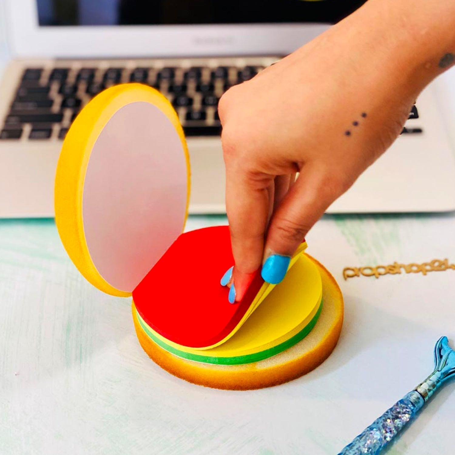 Burger Shaped Notepad / Sticky Notes / Memo Pads, Unique Mini Notes (Multicolor) - Springkart 