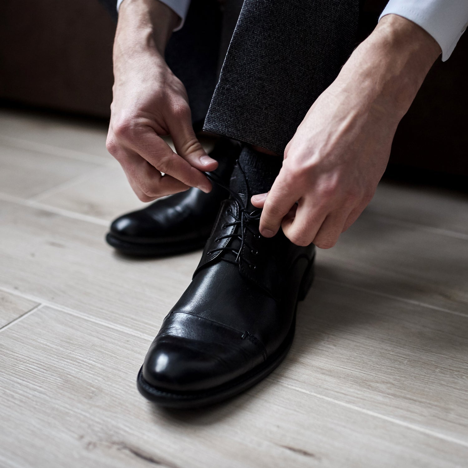 Shoe Shiner and Shoe Polish For All Colours Leather Shoes, Formal Shoes, Oxford Shoes & Dress Shoes (1 Pc) - Springkart 