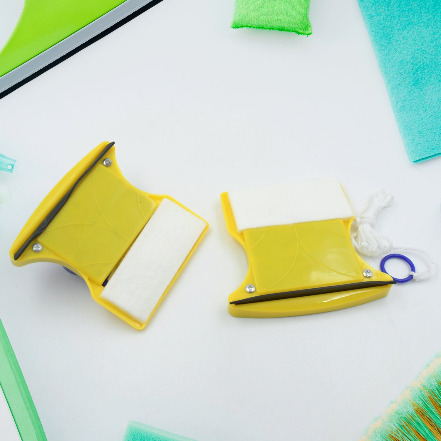 Magnetic Glass Cleaner (1 Pc): Square, Double-Sided Wiper, 2 Extra Pads - Springkart 