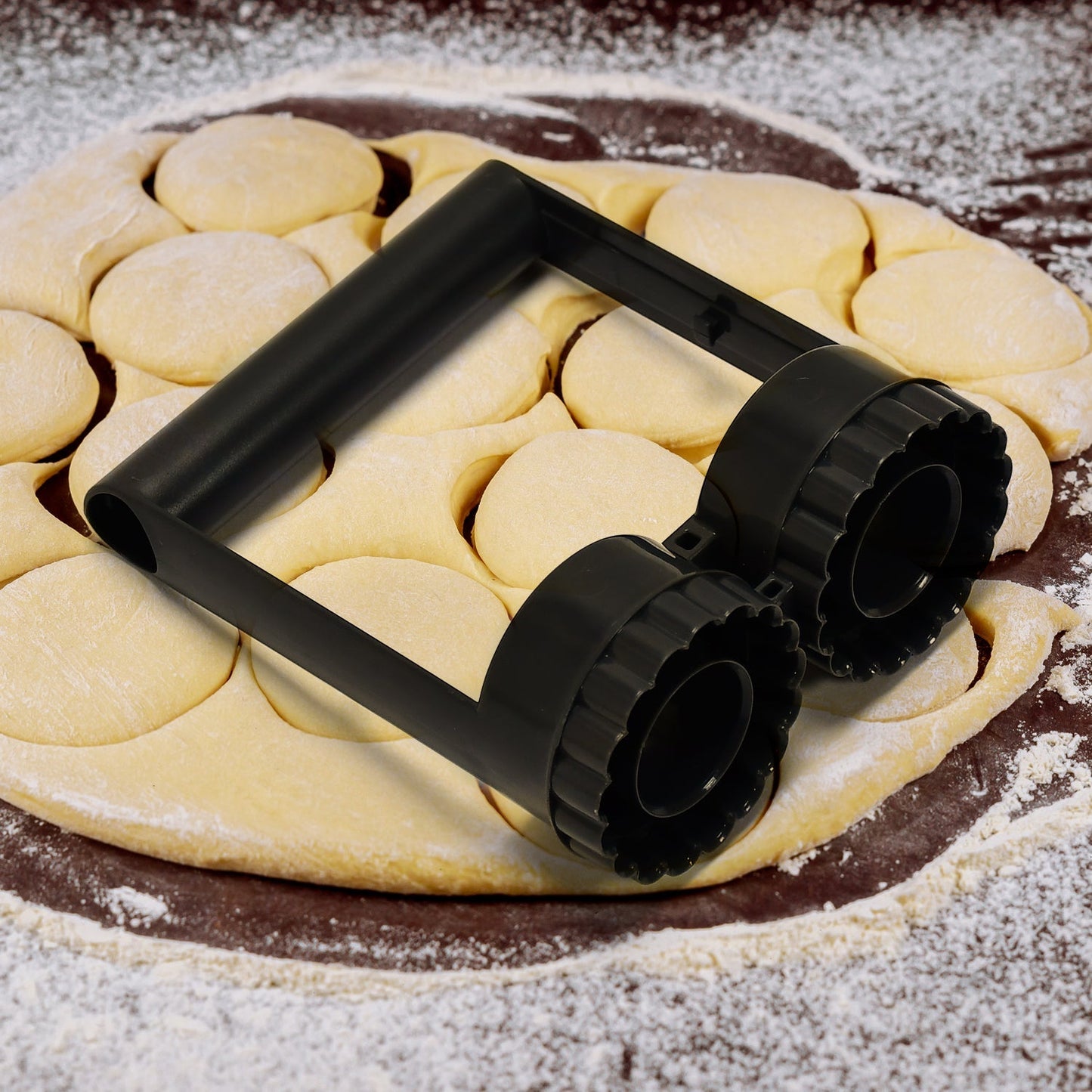 Plastic Handle Fancy Scalloped Edge Shape Cookie Cutter Biscuit Mold Cake Decoration Tools - Springkart 