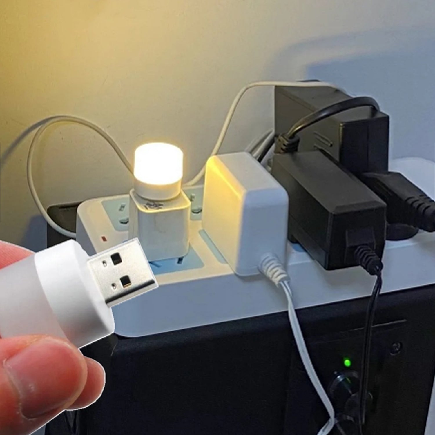 Small USB Bulb used in all kinds of household and official places for room lighting purposes. - Springkart 