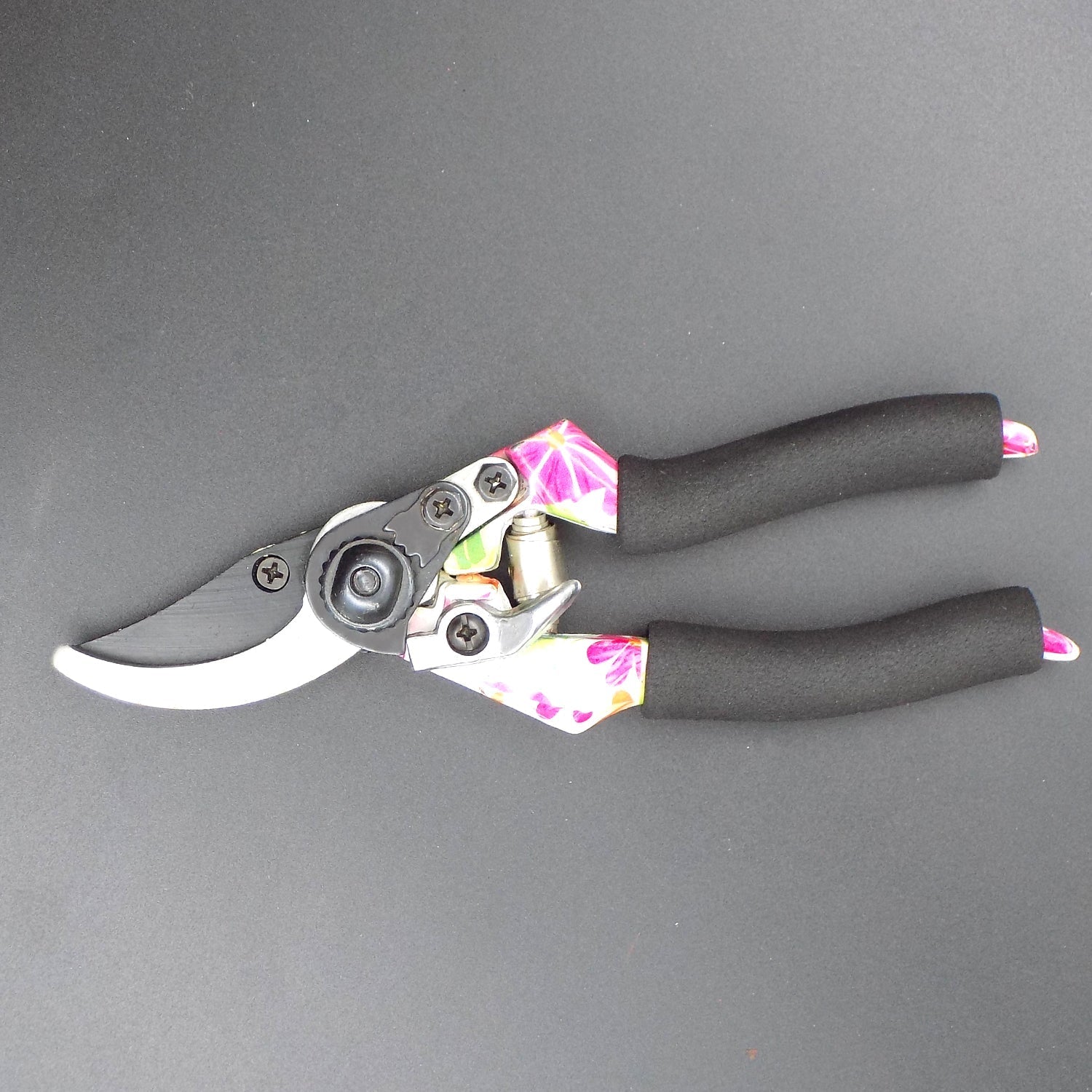 Garden Sharp Cutter Pruners Scissor with grip-handle - Springkart 