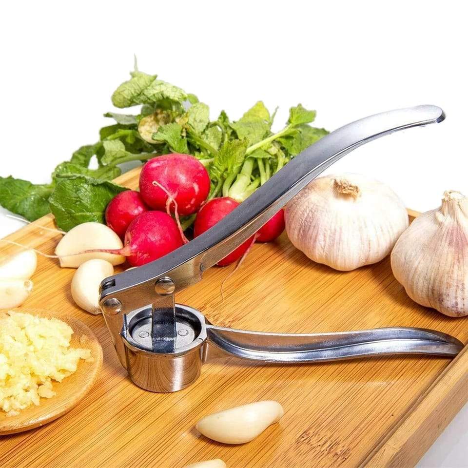 Garlic press and lemon juicer set