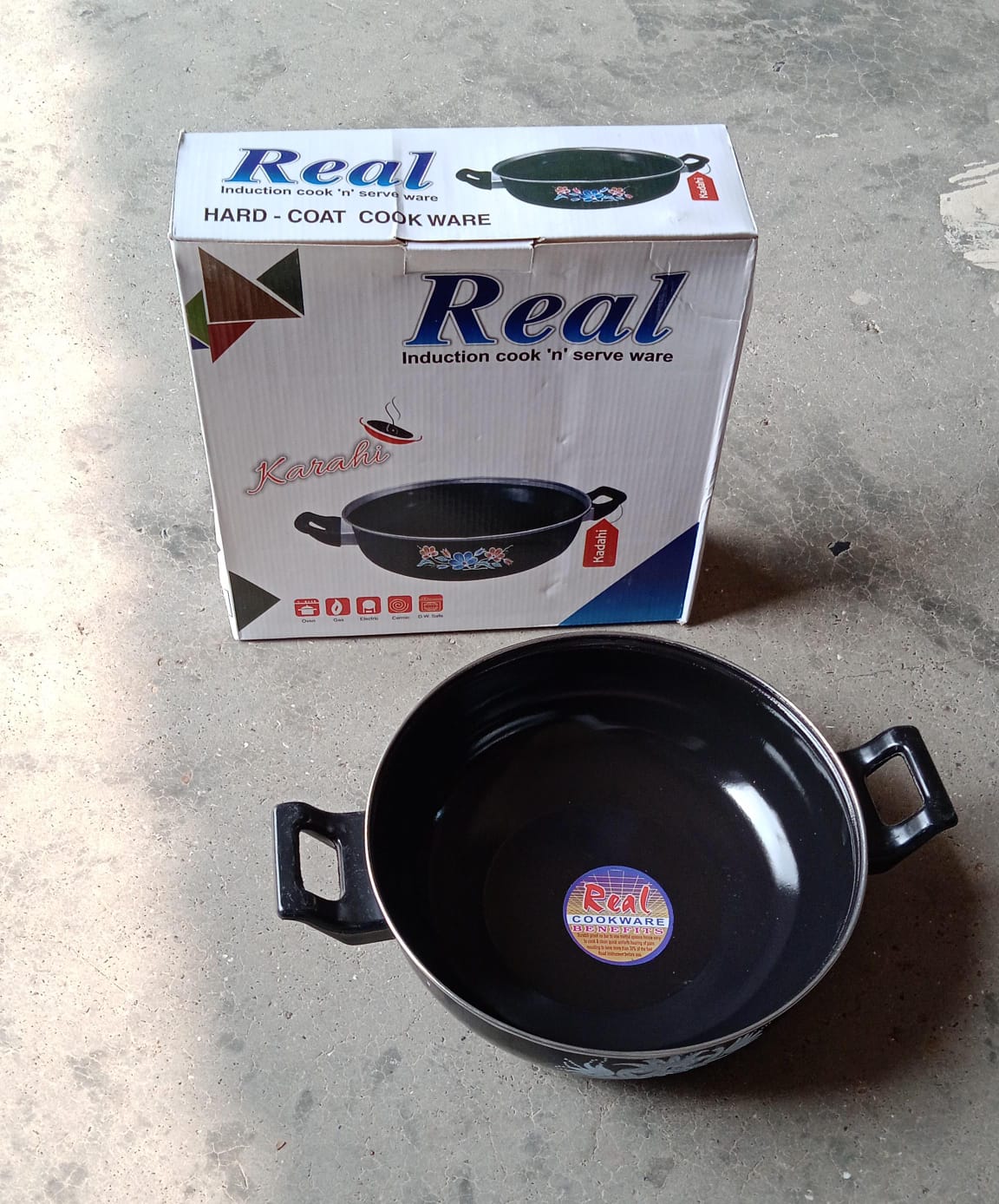 Compact cast iron kadai with traditional design