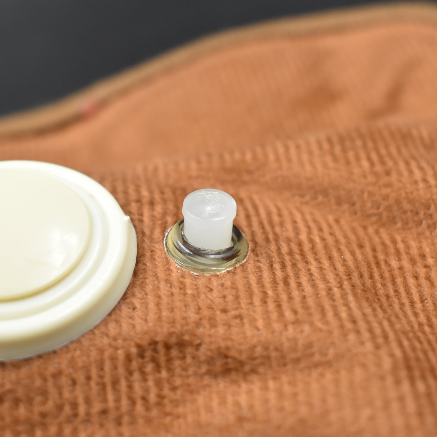 5 Pc Hot Water Bag in Water Stopper used as a stopper while injecting nails on walls etc. - Springkart 